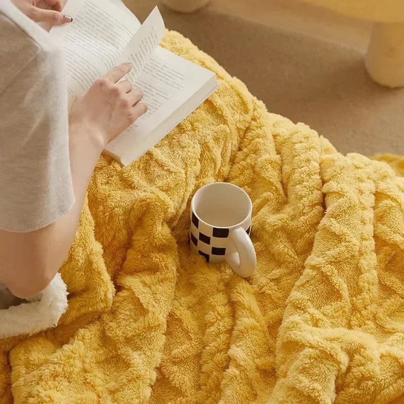 Lambswool-Style Fleece Winter Blanket – Soft and Warmest Blanket for Sofa and Bed, Cozy Comfort for Cold Days