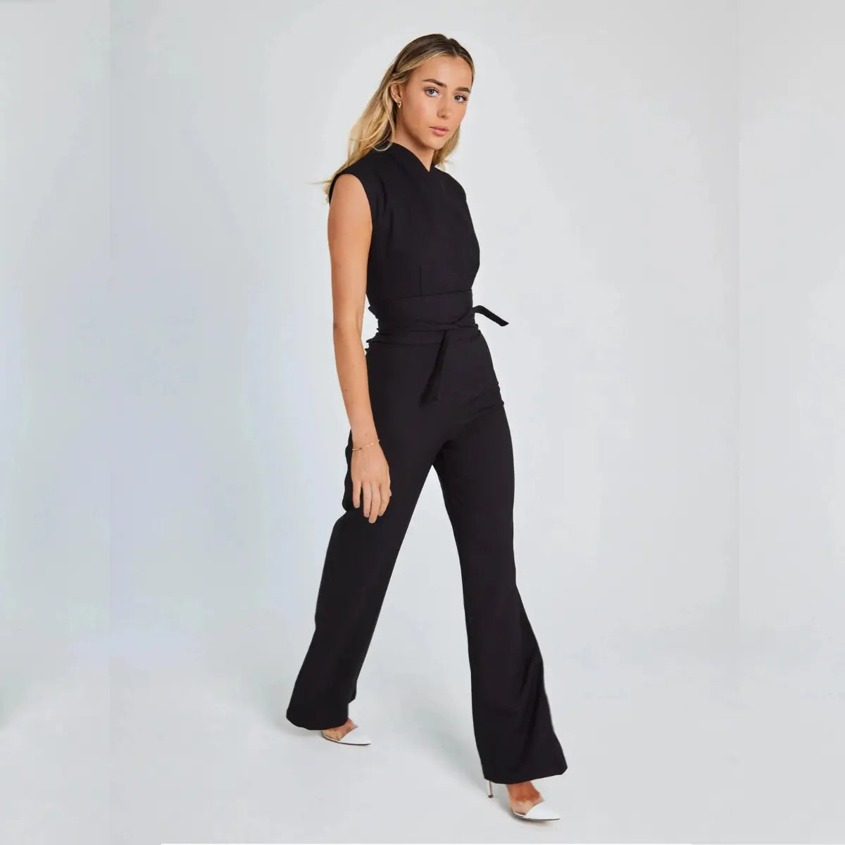 Elegant jumpsuit with Tailored Waist