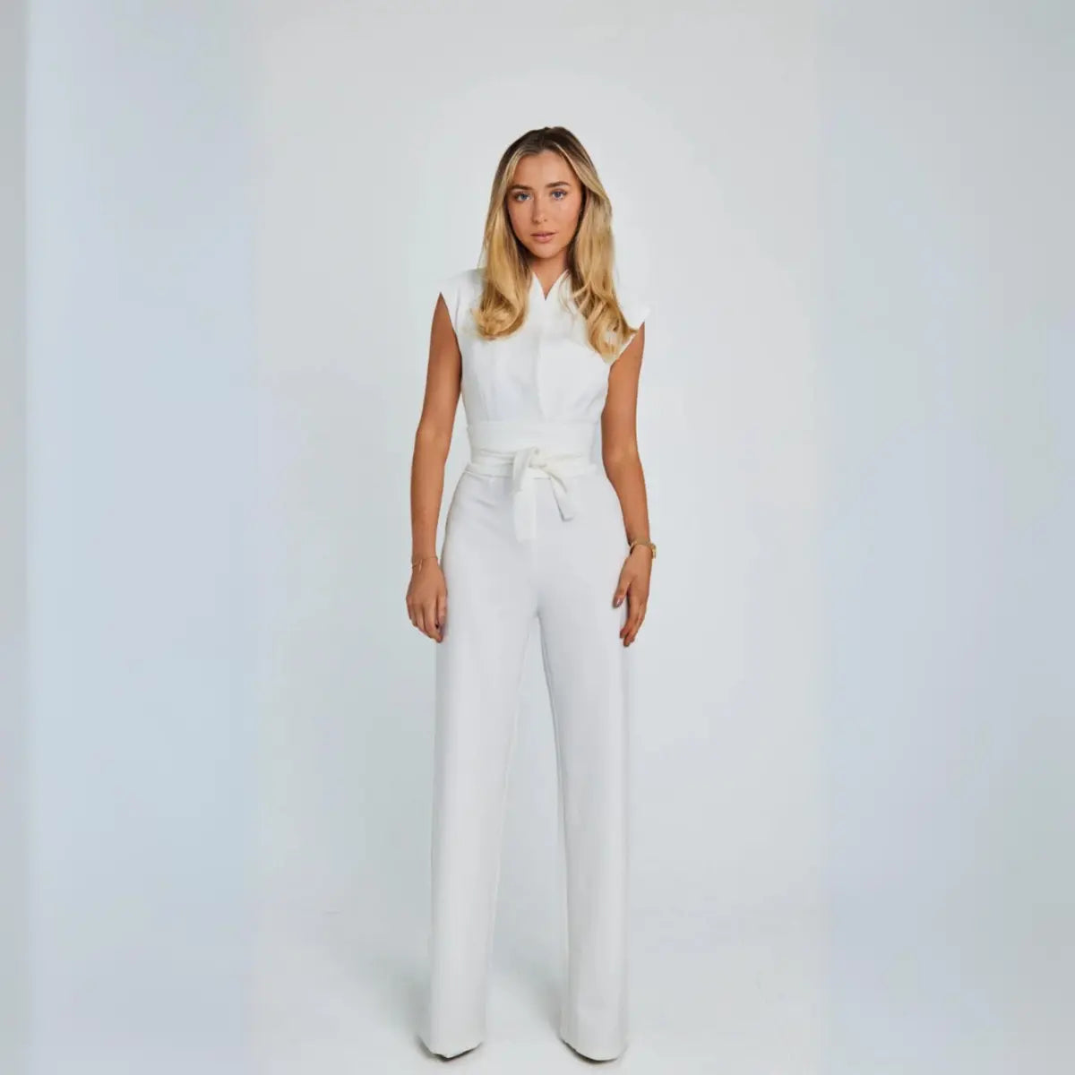 Elegant jumpsuit with Tailored Waist