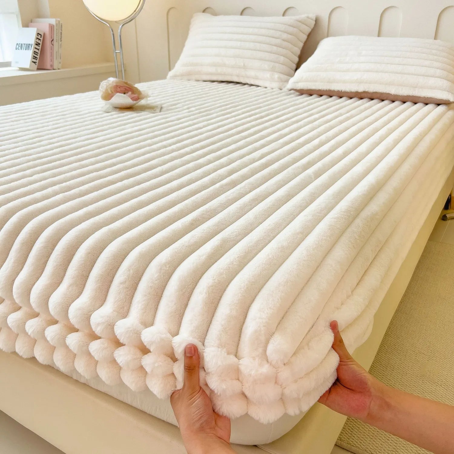 Quilted Velvet Fitted Bed Sheet - Ultra-Soft Comfort & Deep Pockets