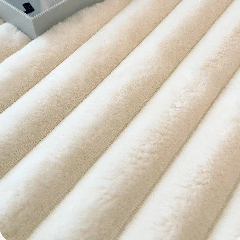 Quilted Velvet Fitted Bed Sheet - Ultra-Soft Comfort & Deep Pockets