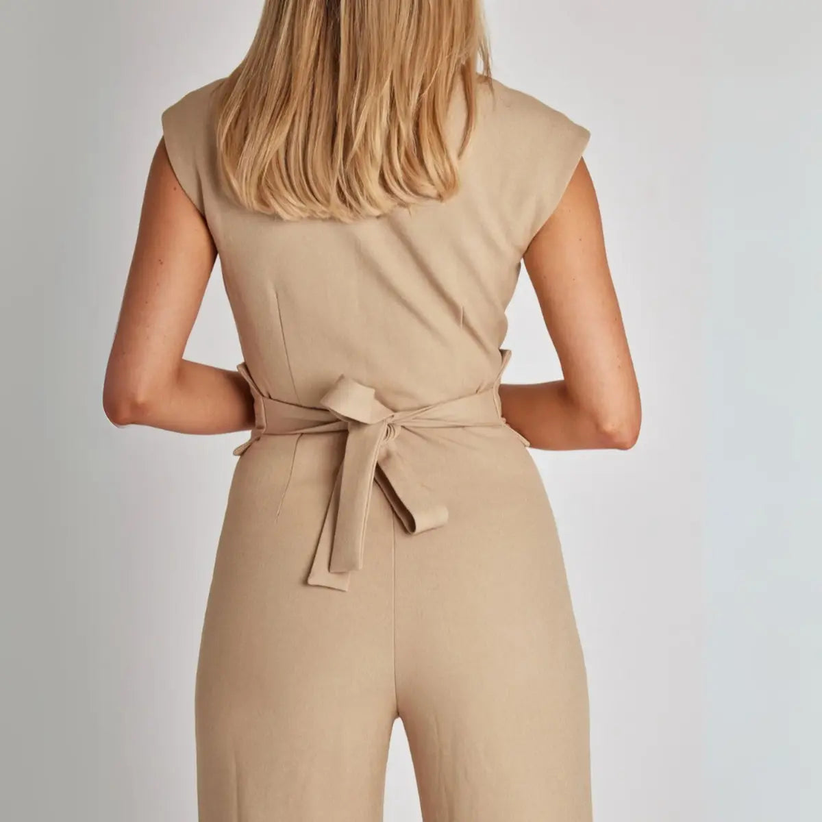 Elegant jumpsuit  with Tailored Waist